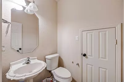10502 Raven Crossing Lane, Houston, TX 77089 - Photo 13