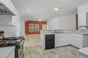 5334 Cinnamon Lake Dr Dr, Baytown, TX 77521 - Photo 7