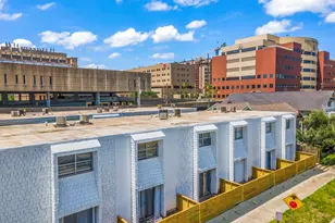 928 Postoffice, Galveston, TX 77550 - Photo 3