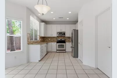 66 Hidden Meadow Drive, The Woodlands, TX 77382 - Photo 13