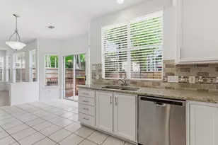 66 Hidden Meadow Dr, The Woodlands, TX 77382 - Photo 15