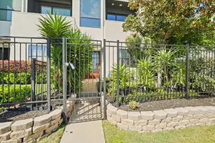 1304 W Dallas St, Houston, TX 77019 - Photo 5