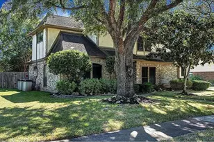 2442 Hodges Bend Cir, Sugar Land, TX 77479 - Photo 3