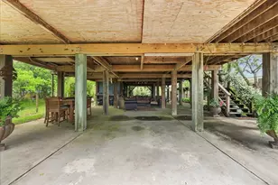 939 17th Street St, Dickinson, TX 77539 - Photo 17