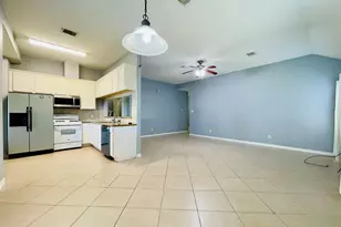 13739 Canyon Hollow Loop, Houston, TX 77083 - Photo 5