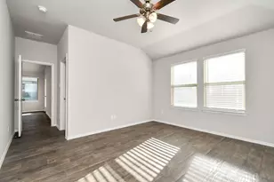 9878 Laurel Lake Ln, Conroe, TX 77384 - Photo 17