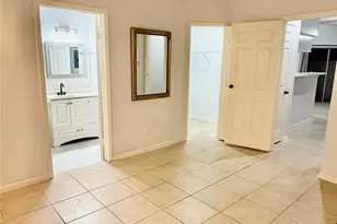 10855 Meadowglen Ln, Houston, TX 77042 - Photo 15