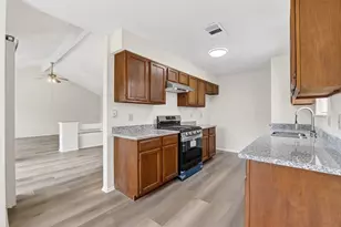 12047 Plumpoint Dr, Houston, TX 77099 - Photo 15