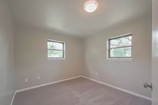 111 N 11th St, Highlands, TX 77562 - Photo 25