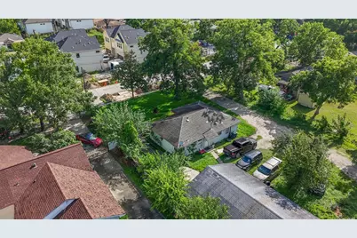 246 Rebecca Street, Houston, TX 77022 - Photo 7