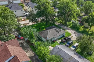 246 Rebecca St, Houston, TX 77022 - Photo 7