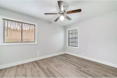 207 W Saunders Street, League City, TX 77573 - Photo 13