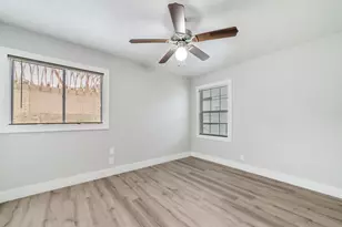 207 W Saunders St, League City, TX 77573 - Photo 13
