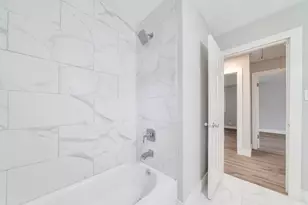 207 W Saunders St, League City, TX 77573 - Photo 9