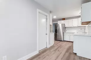 207 W Saunders St, League City, TX 77573 - Photo 23
