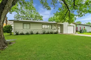 207 W Saunders St, League City, TX 77573 - Photo 3
