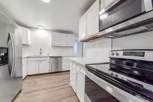 207 W Saunders St, League City, TX 77573 - Photo 21