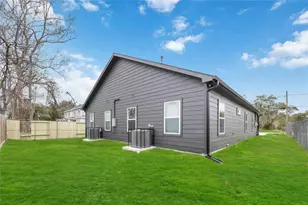784 Enterprise St, Houston, TX 77088 - Photo 15