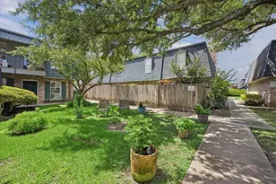 8939 Gaylord St, Houston, TX 77024 - Photo 21
