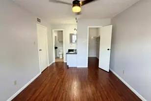 2750 Holly Hall St, Houston, TX 77054 - Photo 7