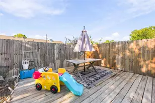 11507 Kirkvalley Dr, Houston, TX 77089 - Photo 9