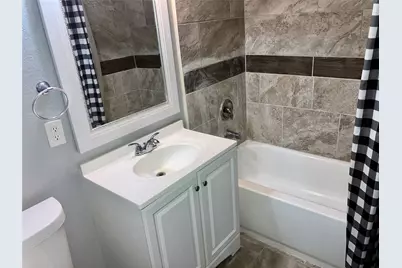324 Acacia Street, Lake Jackson, TX 77566 - Photo 7