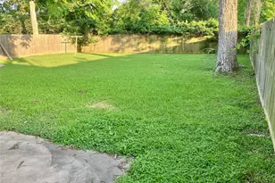 324 Acacia St, Lake Jackson, TX 77566 - Photo 13