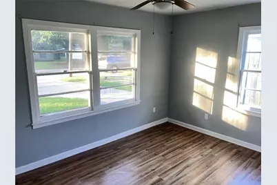 324 Acacia Street, Lake Jackson, TX 77566 - Photo 9