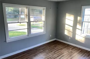 324 Acacia St, Lake Jackson, TX 77566 - Photo 9