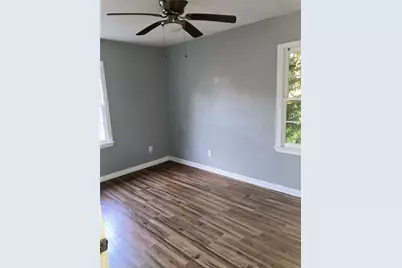 324 Acacia Street, Lake Jackson, TX 77566 - Photo 11