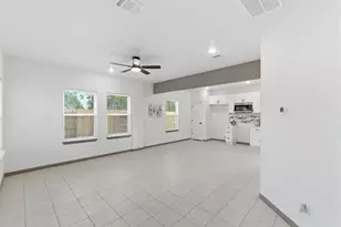 8306 Tidwell Rd, Houston, TX 77028 - Photo 9