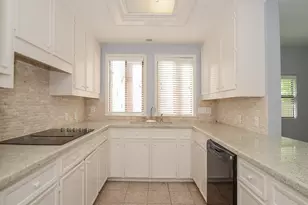 130 Sugar Berry Cir, Houston, TX 77024 - Photo 9