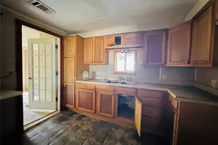 1042 Marcolin St, Houston, TX 77088 - Photo 9