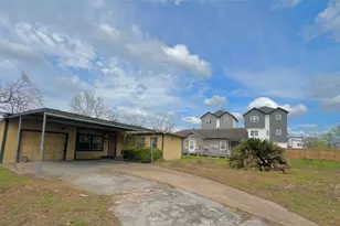 1042 Marcolin St, Houston, TX 77088 - Photo 21