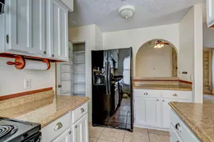 9742 Charmont Rd, La Porte, TX 77571 - Photo 13