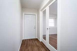 1025 N Meyer St, Sealy, TX 77474 - Photo 13