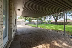 1025 N Meyer St, Sealy, TX 77474 - Photo 31