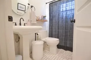 219 W 30th St, Houston, TX 77018 - Photo 13