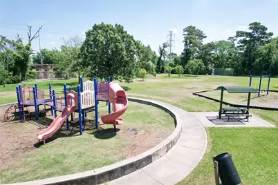 219 W 30th Street, Houston, TX 77018 - Photo 37