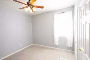 22 S Lace Arbor Dr, The Woodlands, TX 77382 - Photo 15