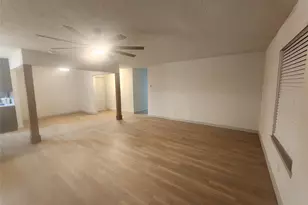 4906 Valleyview Dr, La Porte, TX 77571 - Photo 3