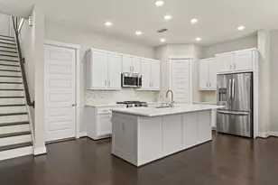10972 Hewitt Cliff Ln, Houston, TX 77043 - Photo 5
