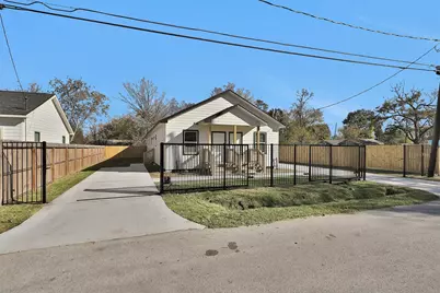 3916 Falls St Street, Houston, TX 77026 - Photo 1