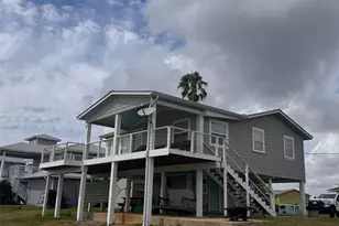 103 S T Head Dr, Seadrift, TX 77983 - Photo 1