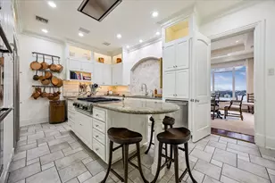 2121 Kirby Dr, Houston, TX 77019 - Photo 9