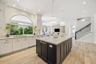 608 Little John Ln, Houston, TX 77024 - Photo 7