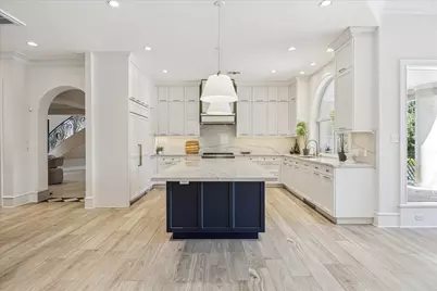 608 Little John Lane, Houston, TX 77024 - Photo 9