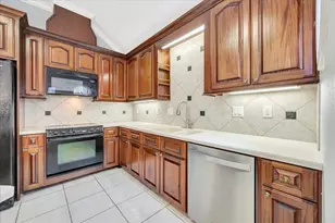 2421 Baycrest Dr, Houston, TX 77058 - Photo 15