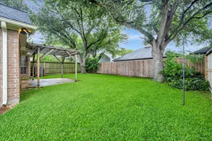 2421 Baycrest Dr, Houston, TX 77058 - Photo 33