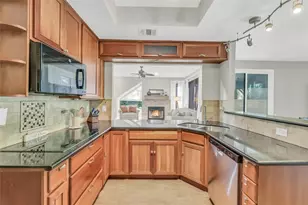 271 Litchfield Ln, Houston, TX 77024 - Photo 7